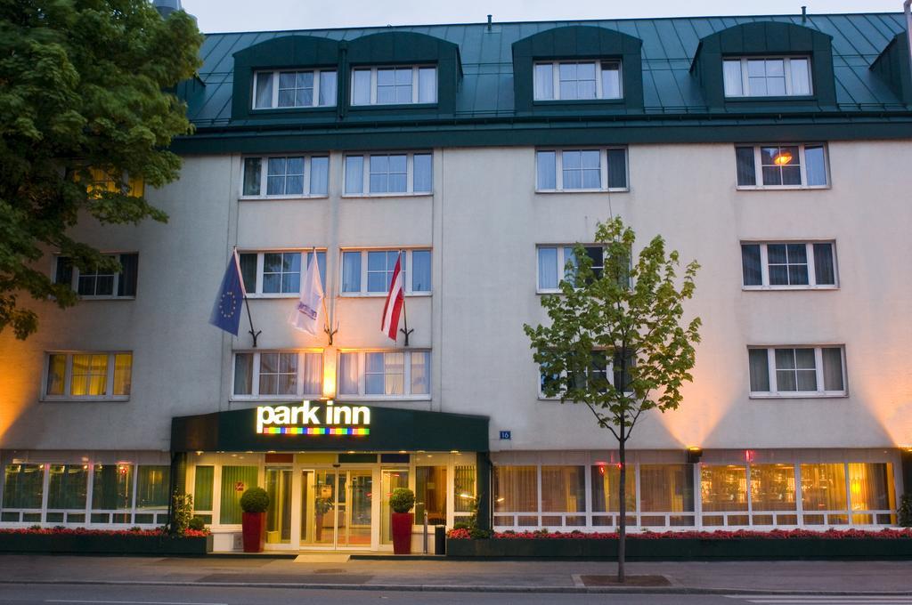 Park Inn By Radisson Uno City Wien Exterior foto